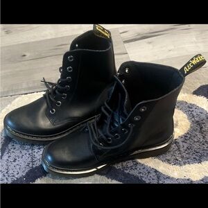 Dr. Martens Doc Martens Black Leather Women’s Boots Size 11 Luana Pre Owned